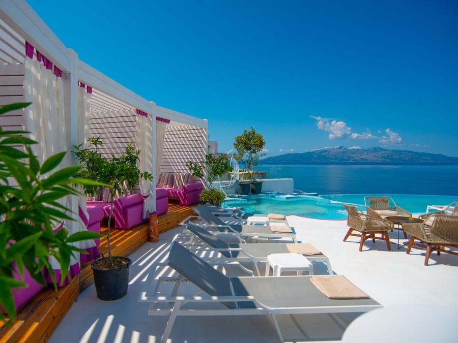 Bougainville Bay, Albania