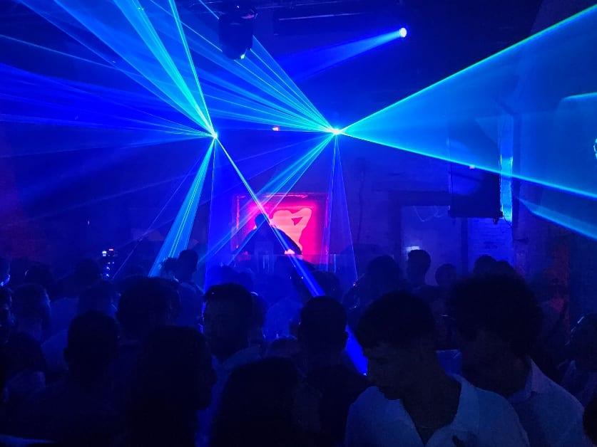 Club Barrage, Zante